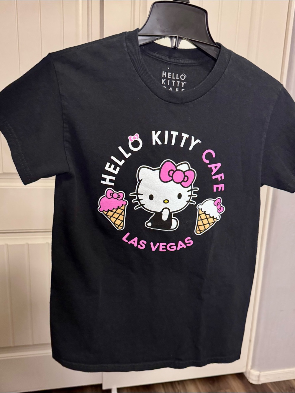 Hello Kitty Cafe Las Vegas Sanrio T-Shirt Women’s Small
